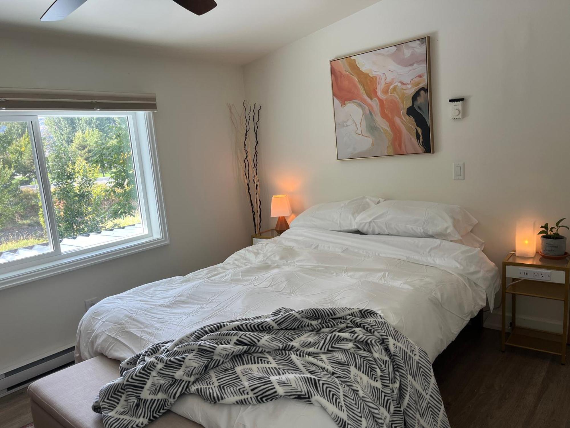 Hikari-Okanagan Sunshine B&B Kelowna Exterior foto